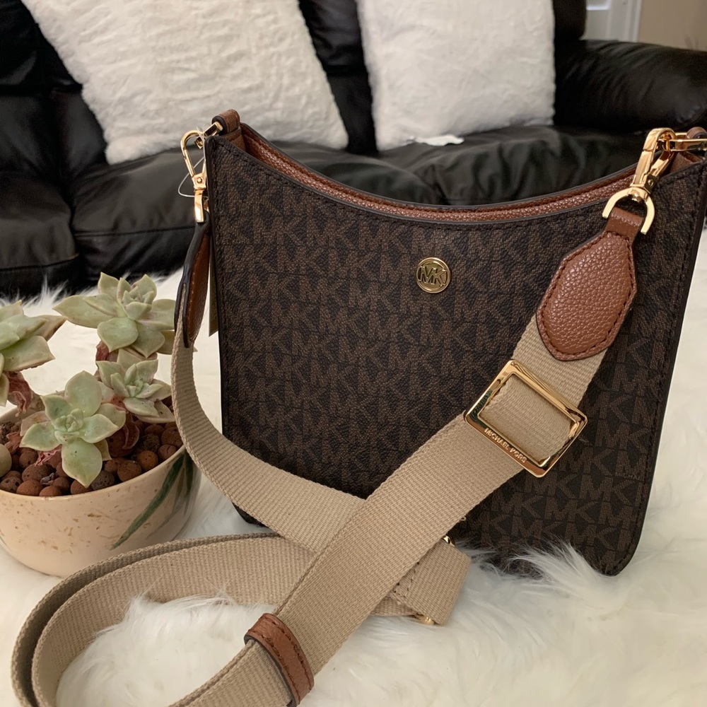🌸MK Briley small Messenger bag